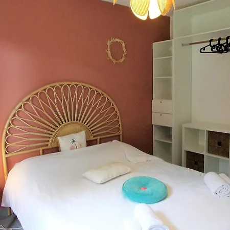 Сasa de vacaciones Spacious House With Garden *